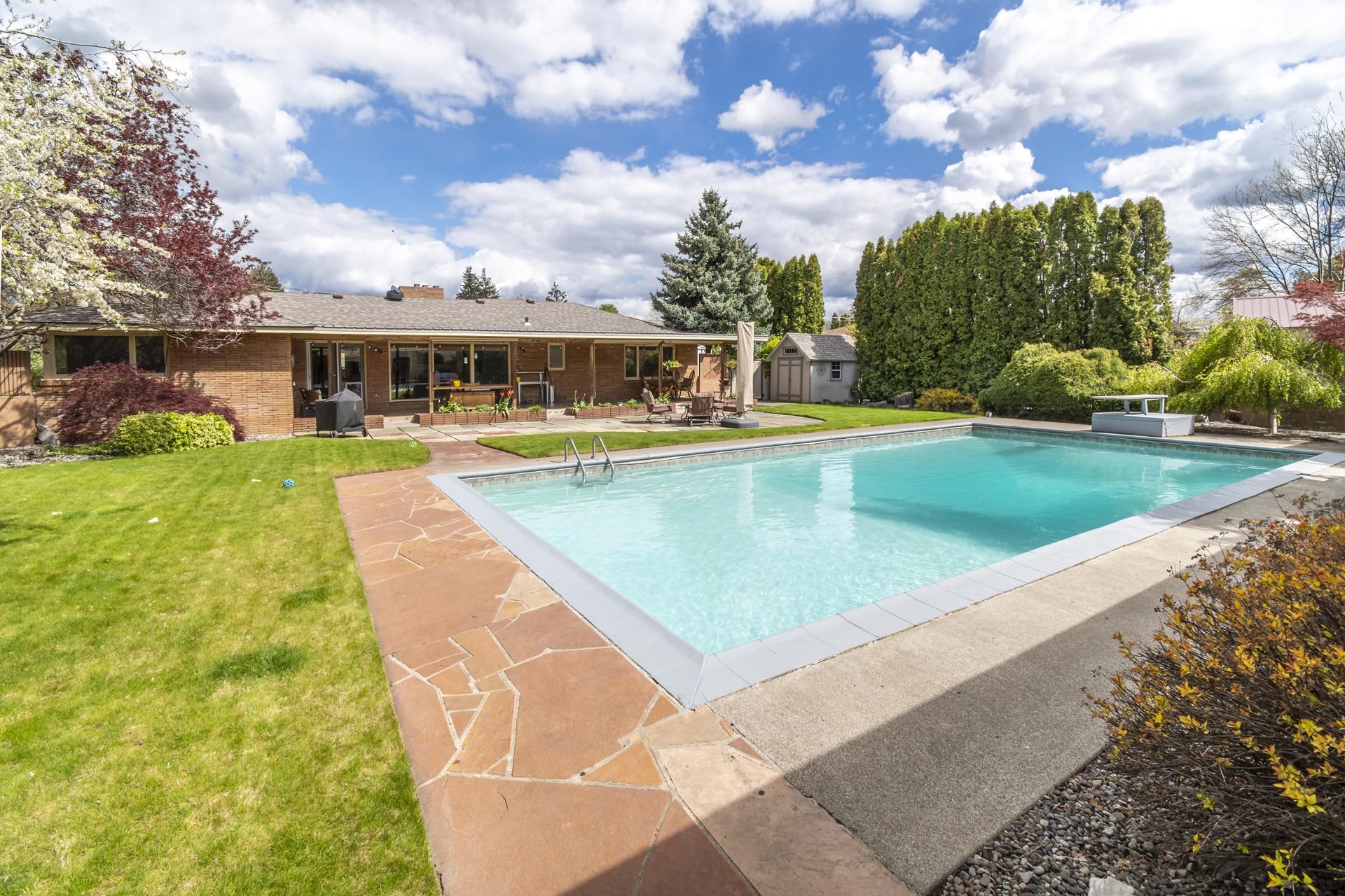 305 North Best Road Spokane Valley, WA 99216 - Photo 3 of 50