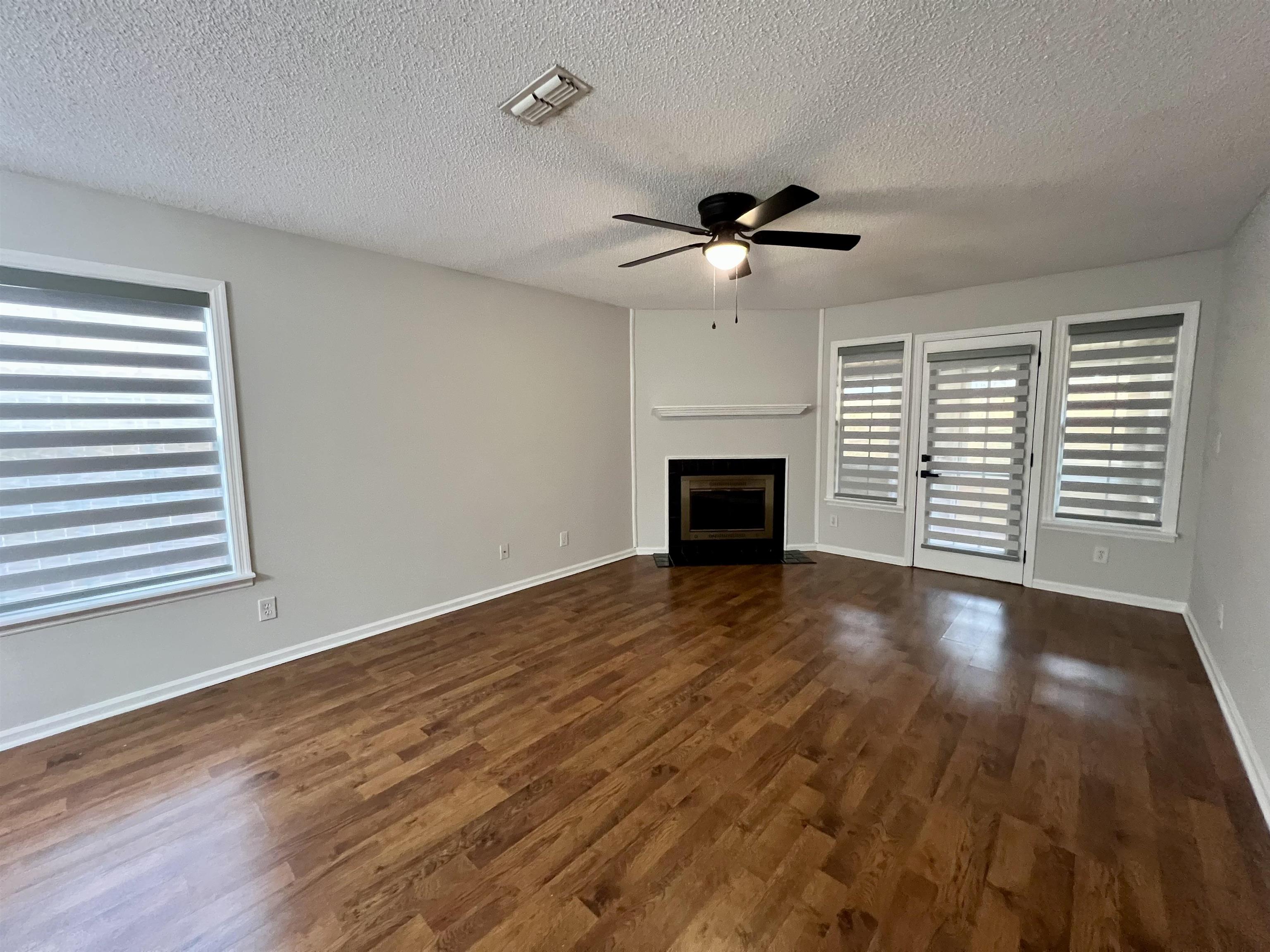 1124 Webber Way Spartanburg, SC 29307 - Photo 2 of 12