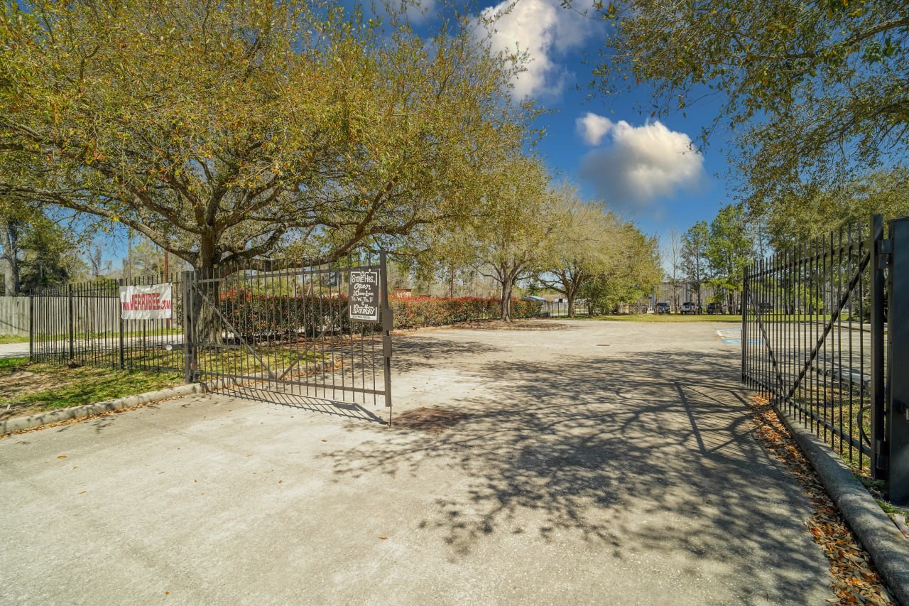 12682 Shiloh Church Road Houston, TX 77066 - Photo 12 of 25 a view of road and trees