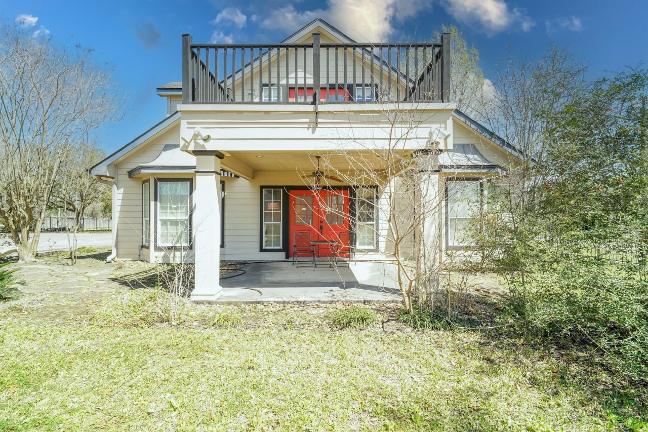 12682 Shiloh Church Road Houston, TX 77066 - Photo 7 of 25 a view of house with outdoor space and balcony