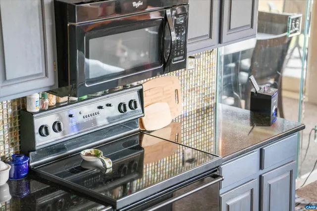 $439,900 | 907 Diamond Hill Drive, Roseland, VA 22967