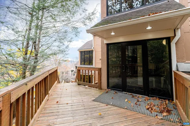 $439,900 | 907 Diamond Hill Drive, Roseland, VA 22967