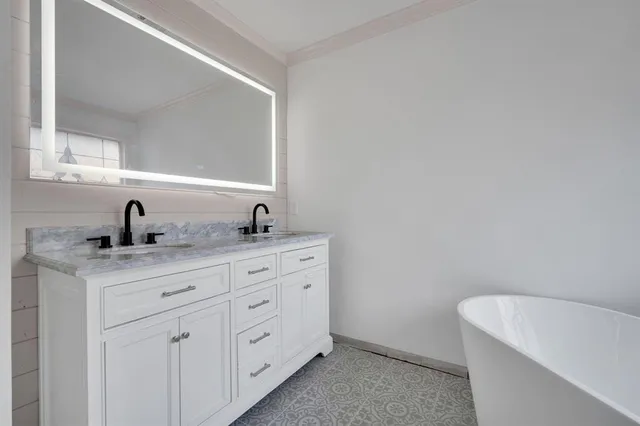 $385,000 | 7609 Grassland Drive, Fort Worth, TX 76133