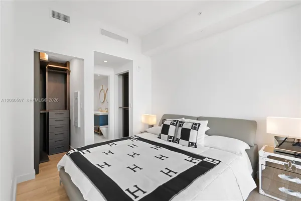 $5,650 | 2678 Tigertail Avenue, Unit 615, Miami, FL 33133