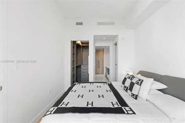 $5,650 | 2678 Tigertail Avenue, Unit 615, Miami, FL 33133