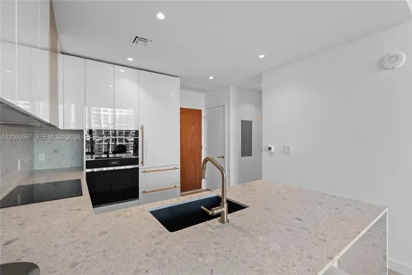 $5,650 | 2678 Tigertail Avenue, Unit 615, Miami, FL 33133