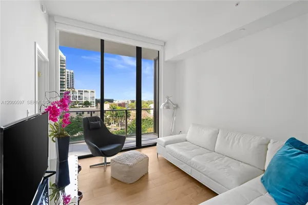 $5,650 | 2678 Tigertail Avenue, Unit 615, Miami, FL 33133