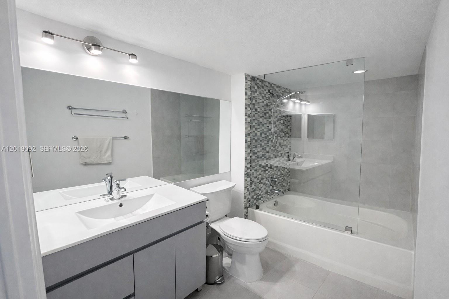 90 Alton Road, Unit 1804 Miami Beach, FL 33139 - Photo 26 of 42