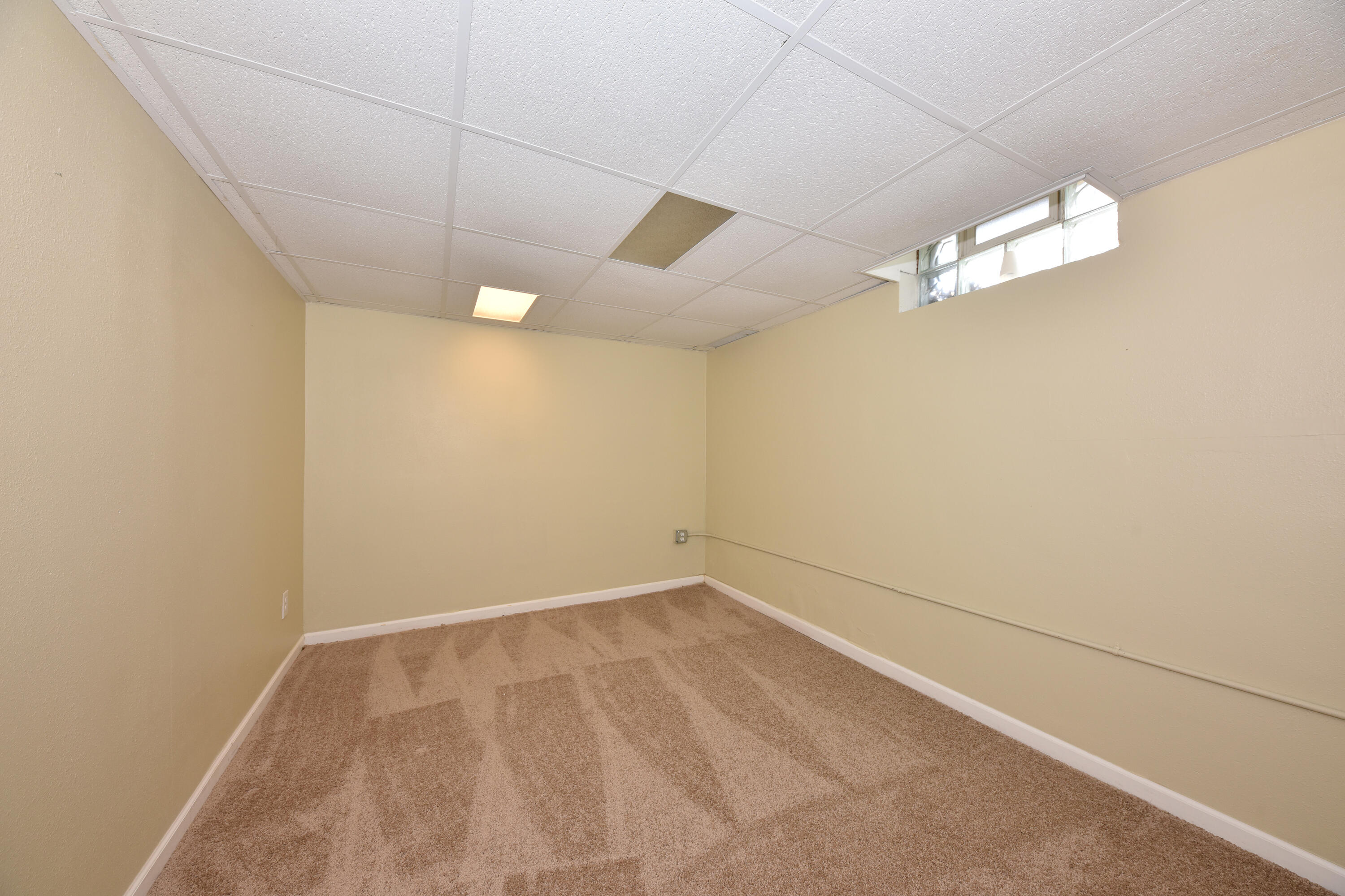 5669 South 24th Street Milwaukee, WI 53221 - Photo 24 of 33 Den