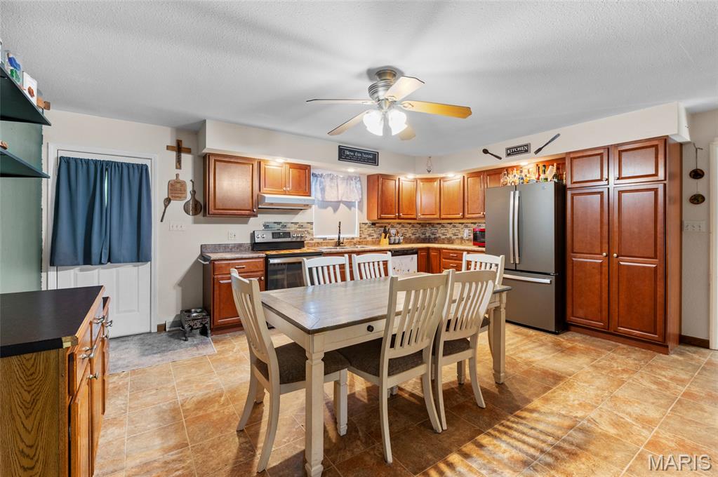 716 Springfield Road Gillespie, IL 62033 - Photo 7 of 33