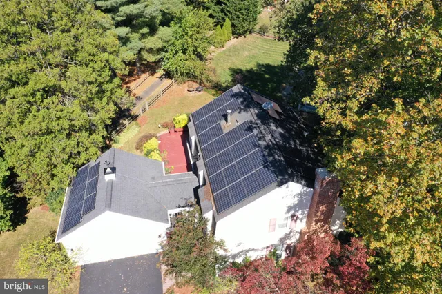 $3,500 | 9841 Meadowcroft Lane, Montgomery Village, MD 20886