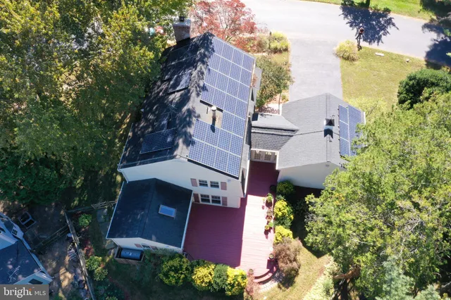 $3,500 | 9841 Meadowcroft Lane, Montgomery Village, MD 20886