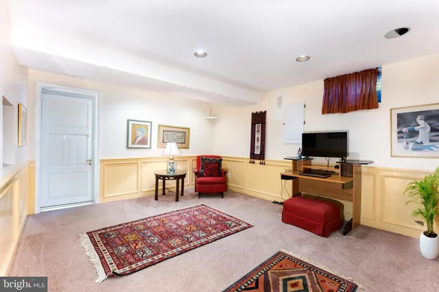 $3,500 | 9841 Meadowcroft Lane, Montgomery Village, MD 20886