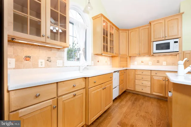 $3,500 | 9841 Meadowcroft Lane, Montgomery Village, MD 20886