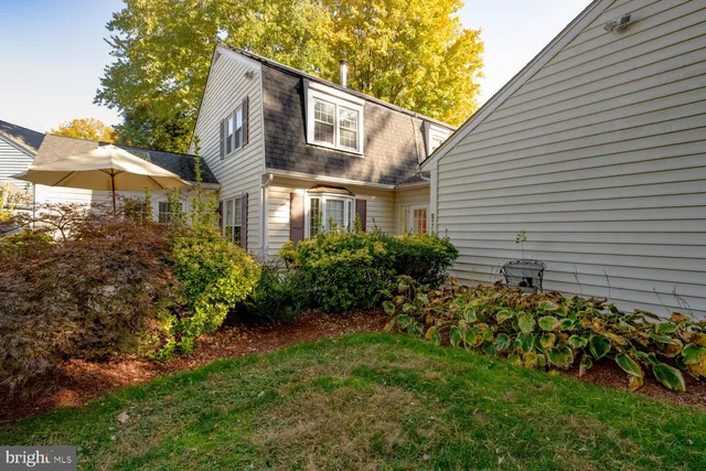 $3,500 | 9841 Meadowcroft Lane, Montgomery Village, MD 20886