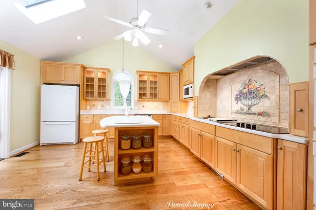 $3,500 | 9841 Meadowcroft Lane, Montgomery Village, MD 20886