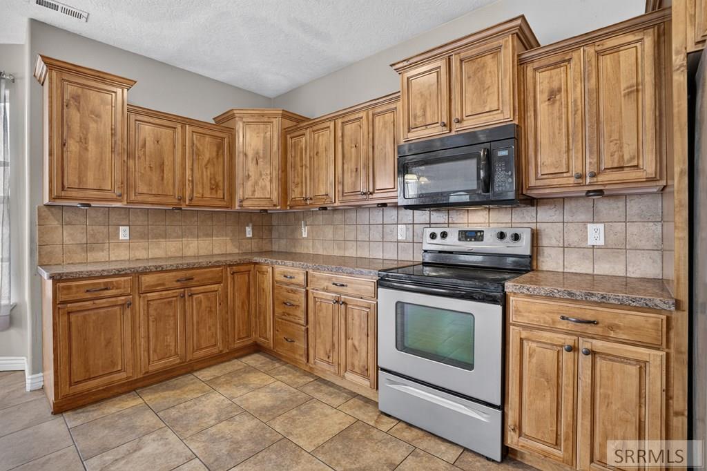 4520 Hershey Loop Chubbuck, ID 83202 - Photo 14 of 43