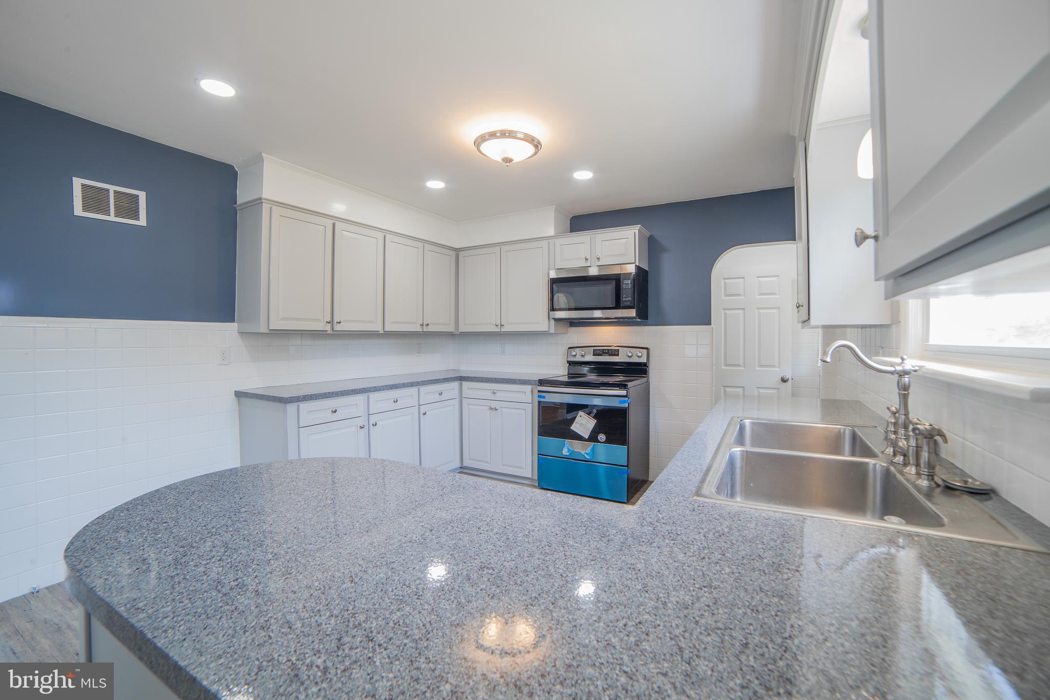 82 West Tomlin Station Road Mickleton, NJ 08056 - Photo 11 of 40