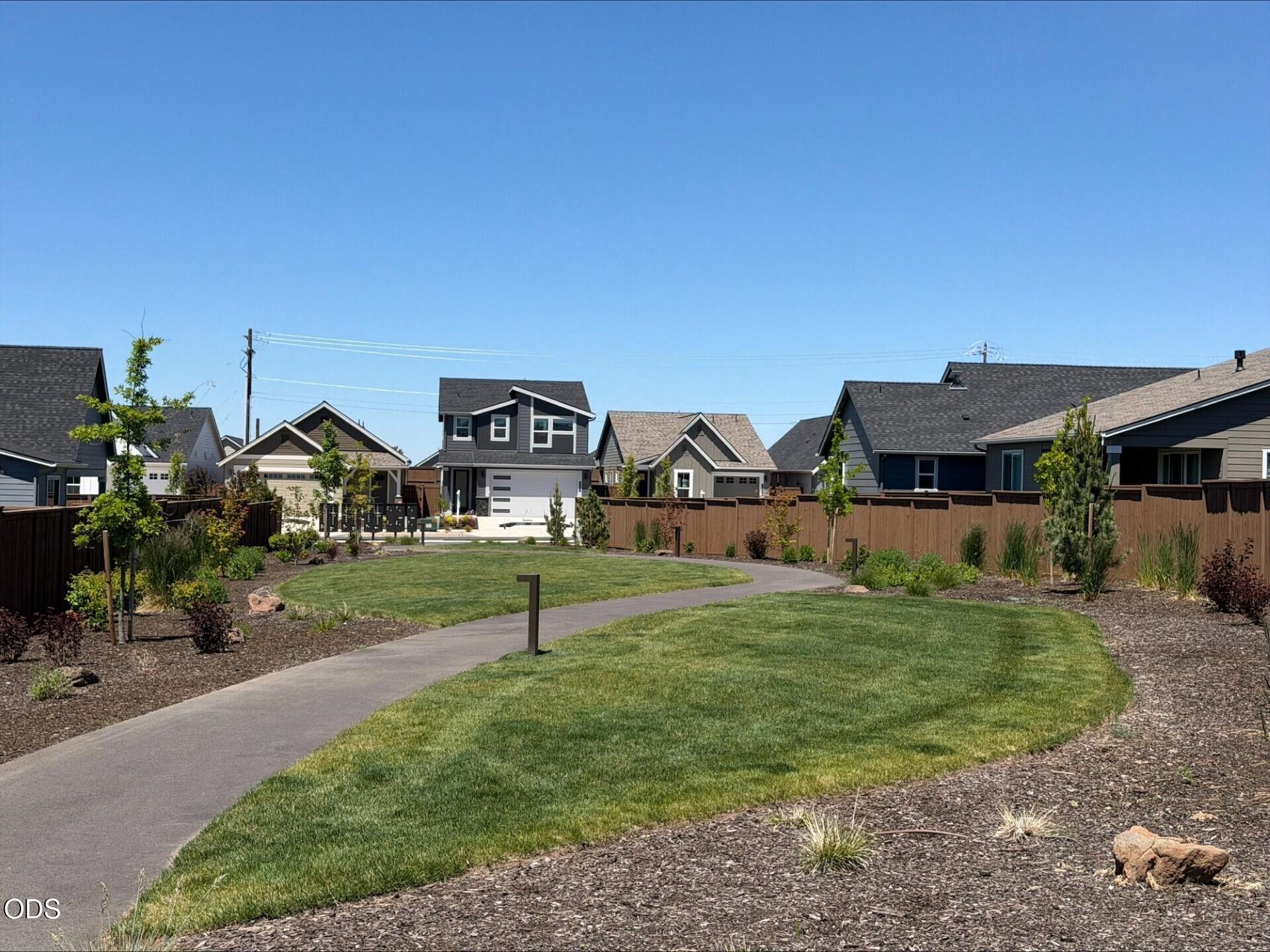 61124 Northeast Cobalt Street Bend, OR 97701 - Photo 11 of 13