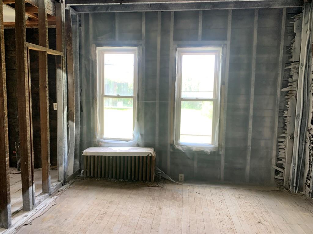 747 Frederick Street McKees Rocks, PA 15136 - Photo 5 of 25 a room with window
