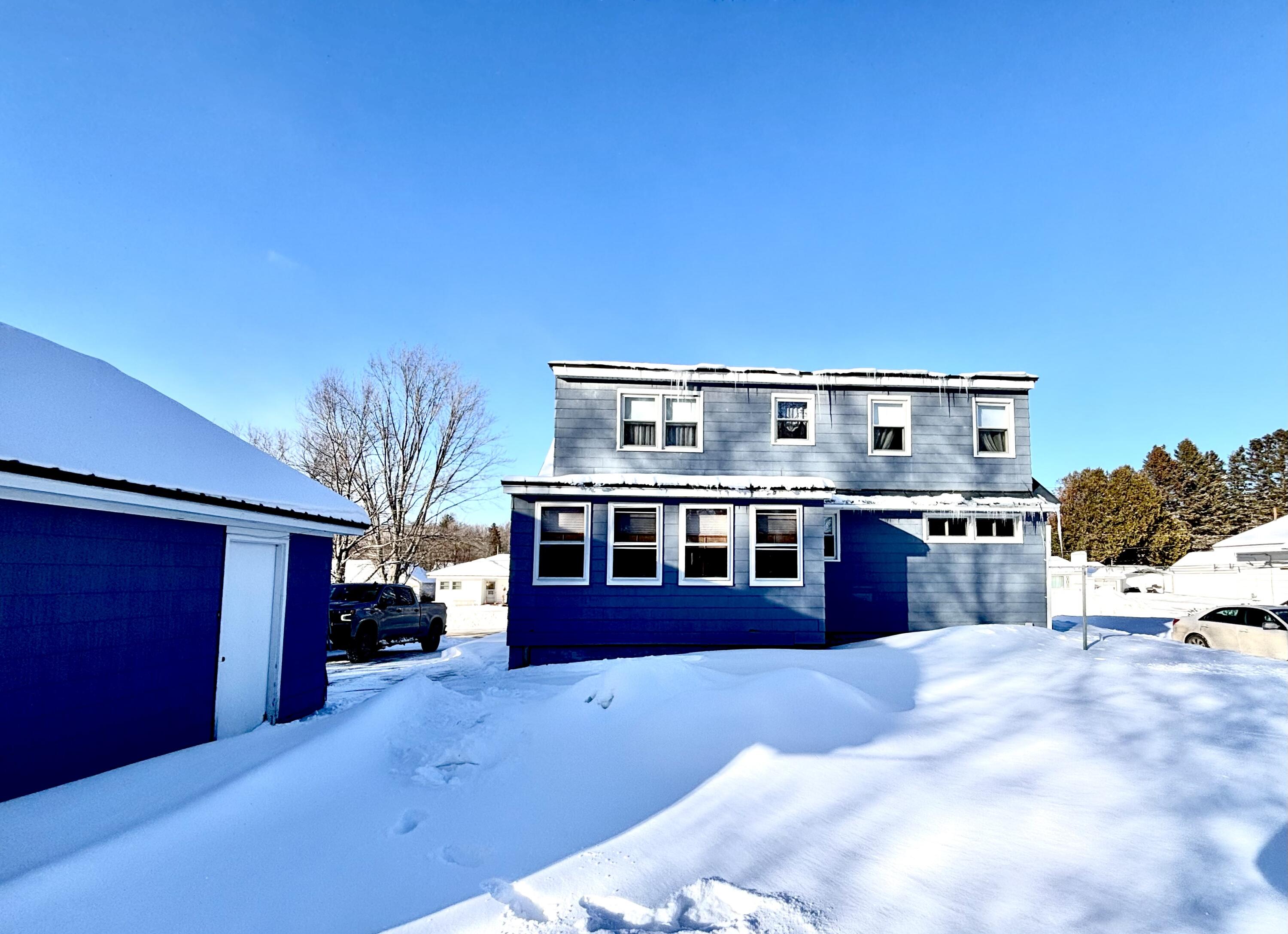 22 Colony Place Millinocket, ME 04462 - Photo 5 of 39 IMG_5221