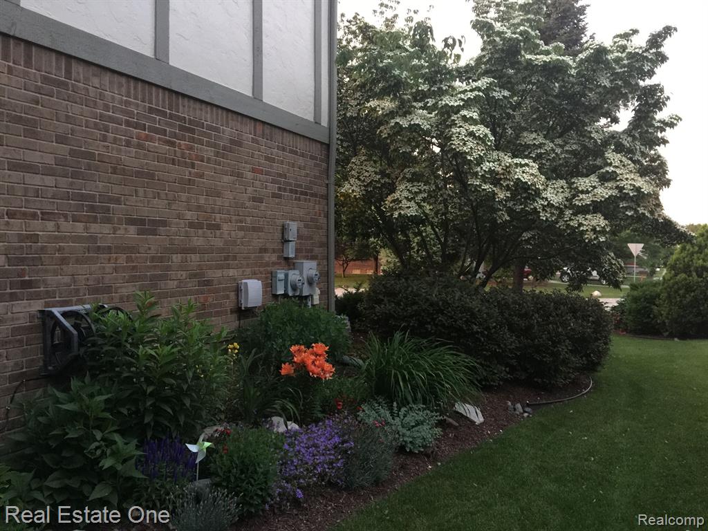 1276 Pembroke Drive Rochester Hills, MI 48307 - Photo 45 of 49