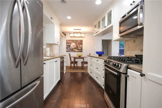 $1,550,000 | 10211 Cliff Drive, Huntington Beach, CA 92646