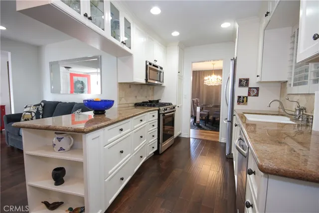 $1,550,000 | 10211 Cliff Drive, Huntington Beach, CA 92646