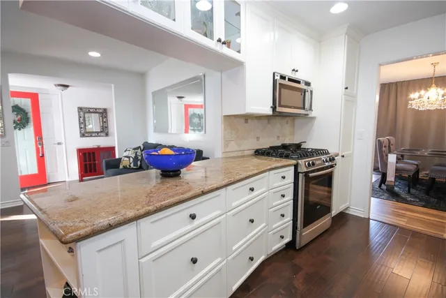 $1,550,000 | 10211 Cliff Drive, Huntington Beach, CA 92646