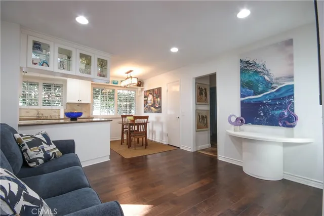 $1,550,000 | 10211 Cliff Drive, Huntington Beach, CA 92646