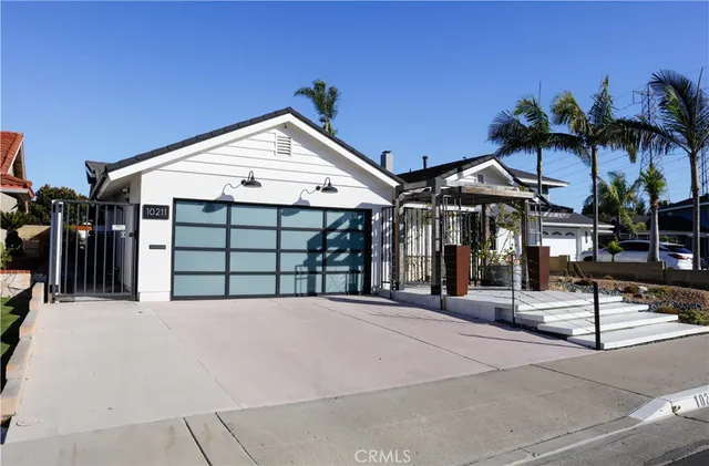 $1,550,000 | 10211 Cliff Drive, Huntington Beach, CA 92646