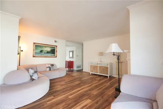 $1,550,000 | 10211 Cliff Drive, Huntington Beach, CA 92646