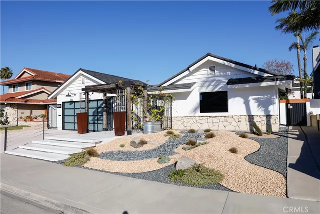 $1,550,000 | 10211 Cliff Drive, Huntington Beach, CA 92646