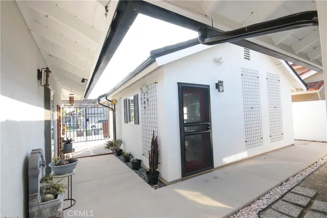 $1,550,000 | 10211 Cliff Drive, Huntington Beach, CA 92646