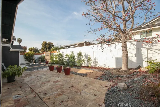 $1,550,000 | 10211 Cliff Drive, Huntington Beach, CA 92646