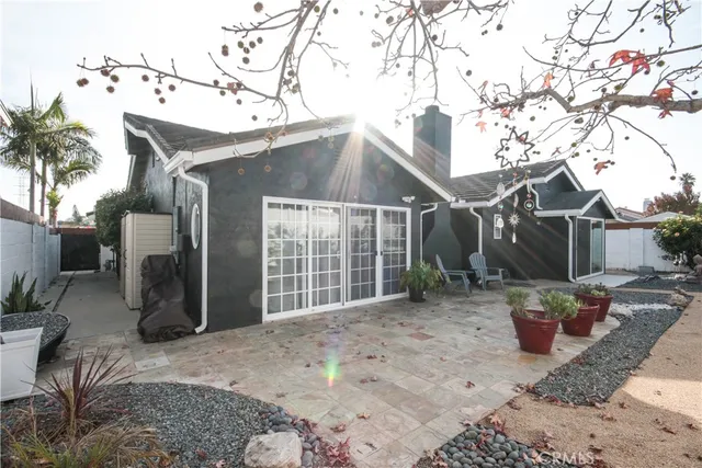 $1,550,000 | 10211 Cliff Drive, Huntington Beach, CA 92646