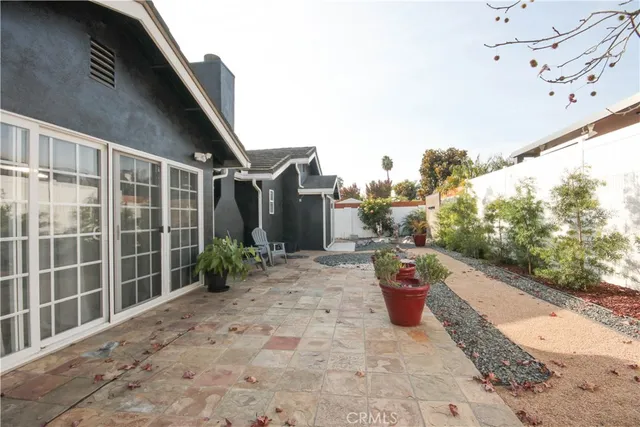 $1,550,000 | 10211 Cliff Drive, Huntington Beach, CA 92646