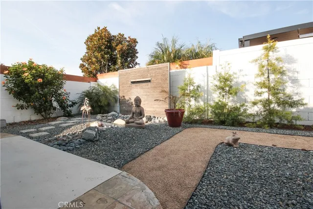 $1,550,000 | 10211 Cliff Drive, Huntington Beach, CA 92646