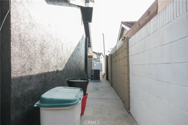 $1,550,000 | 10211 Cliff Drive, Huntington Beach, CA 92646