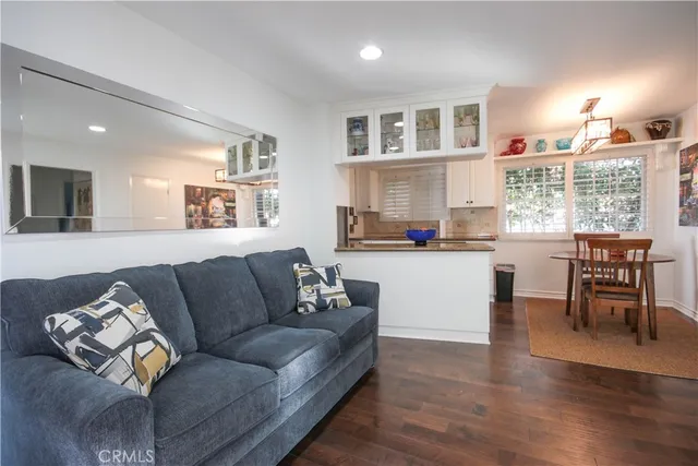 $1,550,000 | 10211 Cliff Drive, Huntington Beach, CA 92646