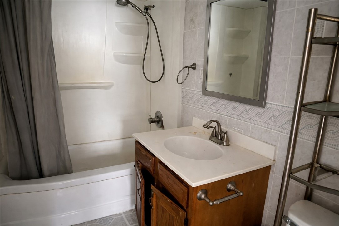 207 Chambers Street Catlin, NY 14812 - Photo 7 of 10