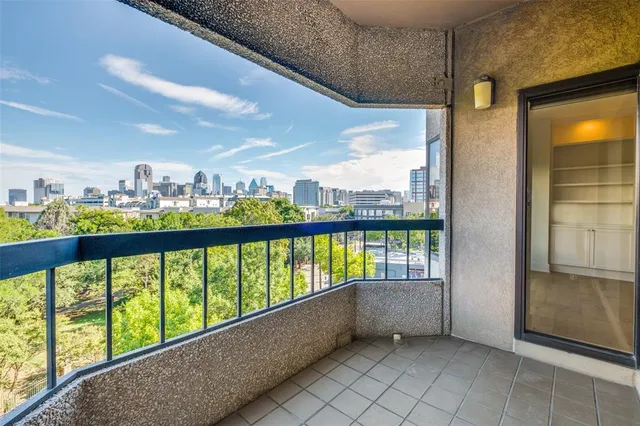 $4,250 | 3030 McKinney Avenue, Unit 502, Dallas, TX 75204