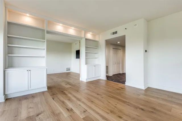 $4,250 | 3030 McKinney Avenue, Unit 502, Dallas, TX 75204