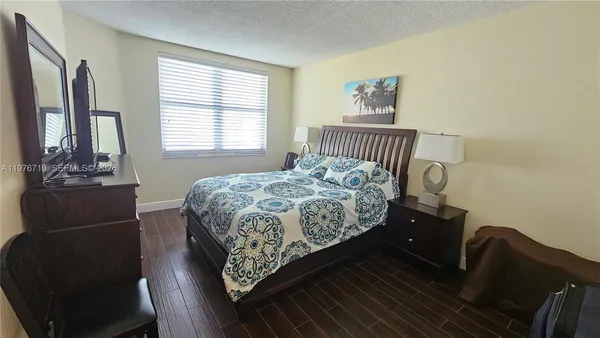 $2,100 | 1980 South Ocean Drive, Unit 7M, Hallandale Beach, FL 33009