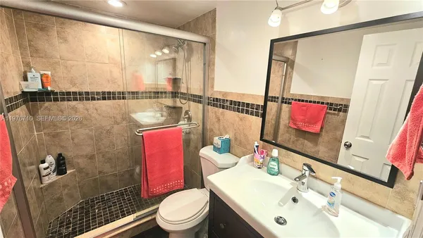 $2,100 | 1980 South Ocean Drive, Unit 7M, Hallandale Beach, FL 33009