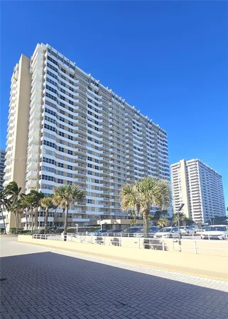 $2,100 | 1980 South Ocean Drive, Unit 7M, Hallandale Beach, FL 33009
