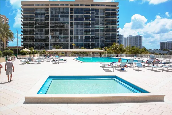 $2,100 | 1980 South Ocean Drive, Unit 7M, Hallandale Beach, FL 33009