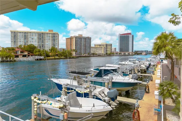 $2,100 | 1980 South Ocean Drive, Unit 7M, Hallandale Beach, FL 33009