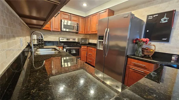 $2,100 | 1980 South Ocean Drive, Unit 7M, Hallandale Beach, FL 33009