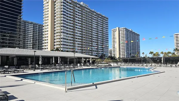 $2,100 | 1980 South Ocean Drive, Unit 7M, Hallandale Beach, FL 33009